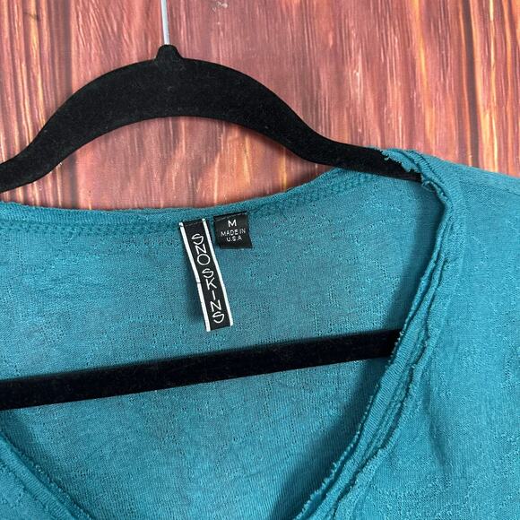 Snoskins Womens Blue V-neck Long Sleeve Top Size Medium M Casual Basic USA - Picture 4 of 5